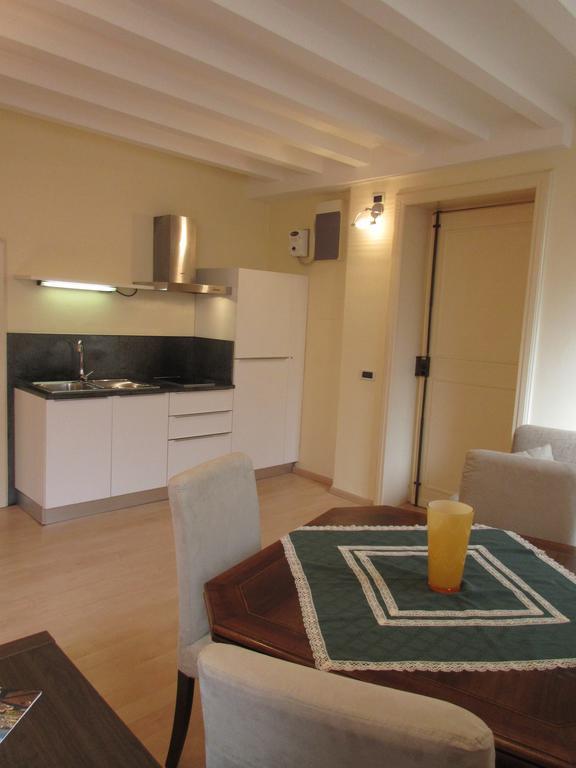 Mimi Apartment Лукка Номер фото