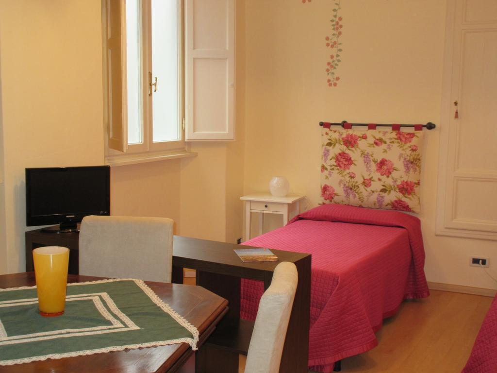 Mimi Apartment Лукка Номер фото